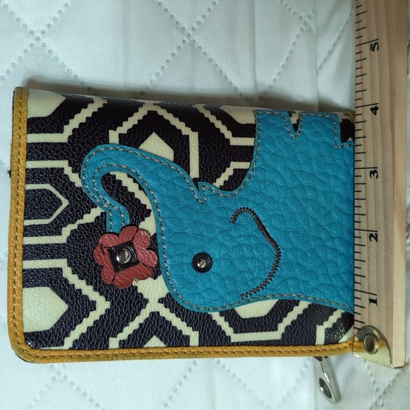 Relic Faux Leather Satchel and Wallet with Elephant/Floral Design. - Picture 16 of 16